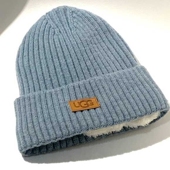 - UGG Powder Blue Chunky Rib Knit Faux-Fur-Lined Beanie - Picture 4 of 9